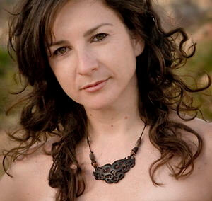 Elana Bell (2014)